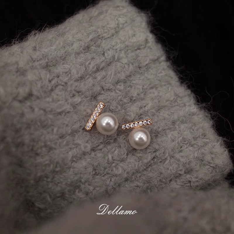 Haute sense of original design balance wood row diamond natural 6A strong light high brightness freshwater pearl earrings