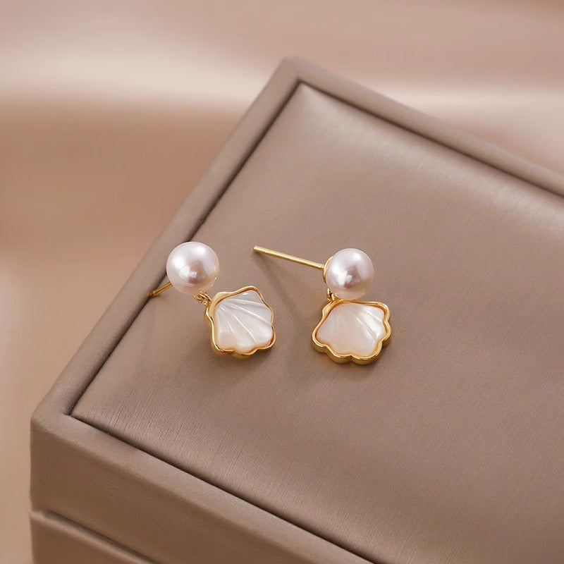 High-quality a shell 6A strong light natural freshwater pearls white butterfly shell fan-shaped earrings silver pin earrings