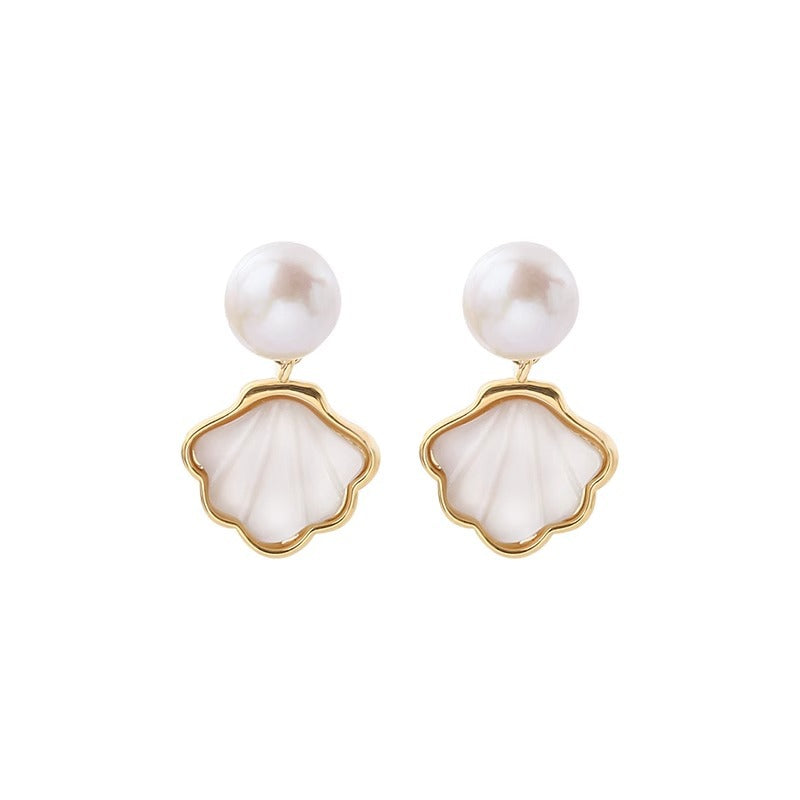 High-quality a shell 6A strong light natural freshwater pearls white butterfly shell fan-shaped earrings silver pin earrings